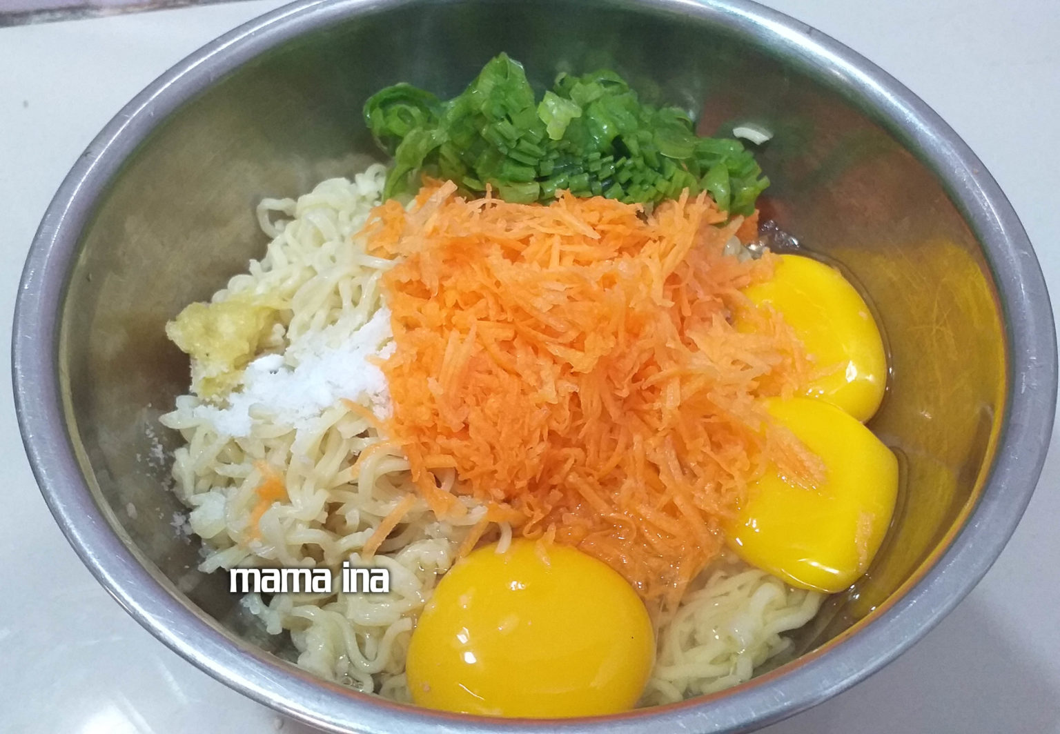 Resep Camilan Mie  dan  Telur  ala Mama Ina Extra Simple