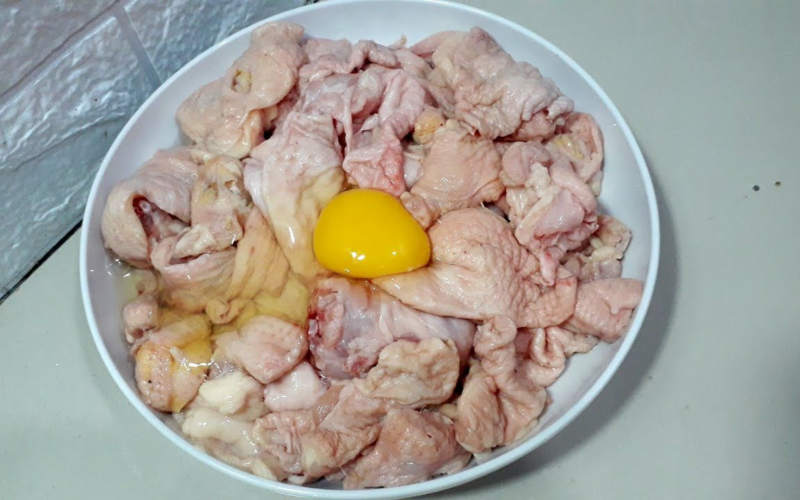 Olahan Kulit Ayam dan Telur di Olah Menjadi Lauk Enak